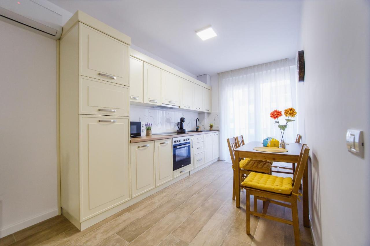 Lovely Home At West Residence Oradea Exteriér fotografie