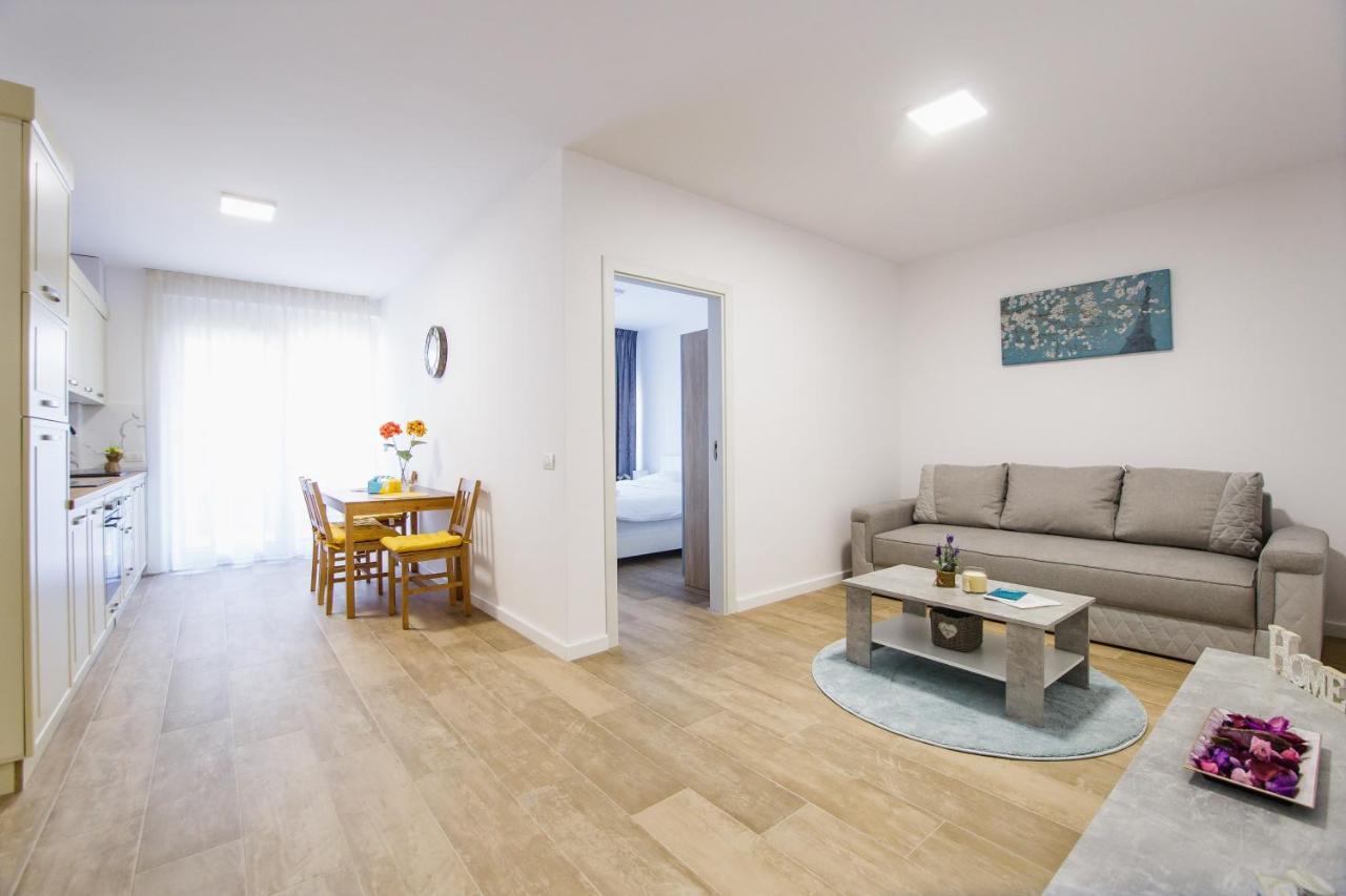 Lovely Home At West Residence Oradea Exteriér fotografie