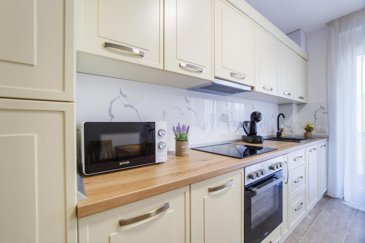 Lovely Home At West Residence Oradea Exteriér fotografie
