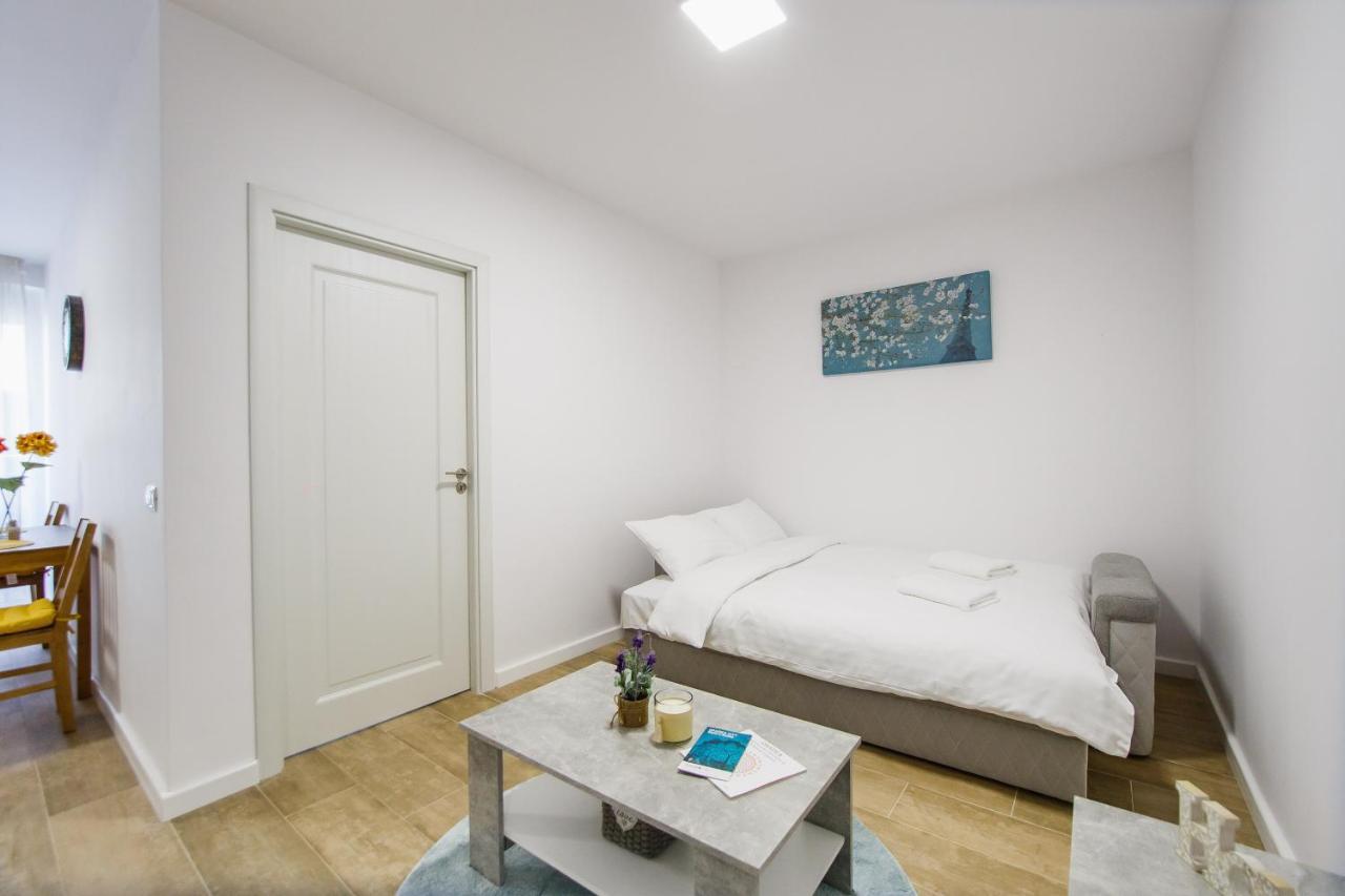 Lovely Home At West Residence Oradea Exteriér fotografie