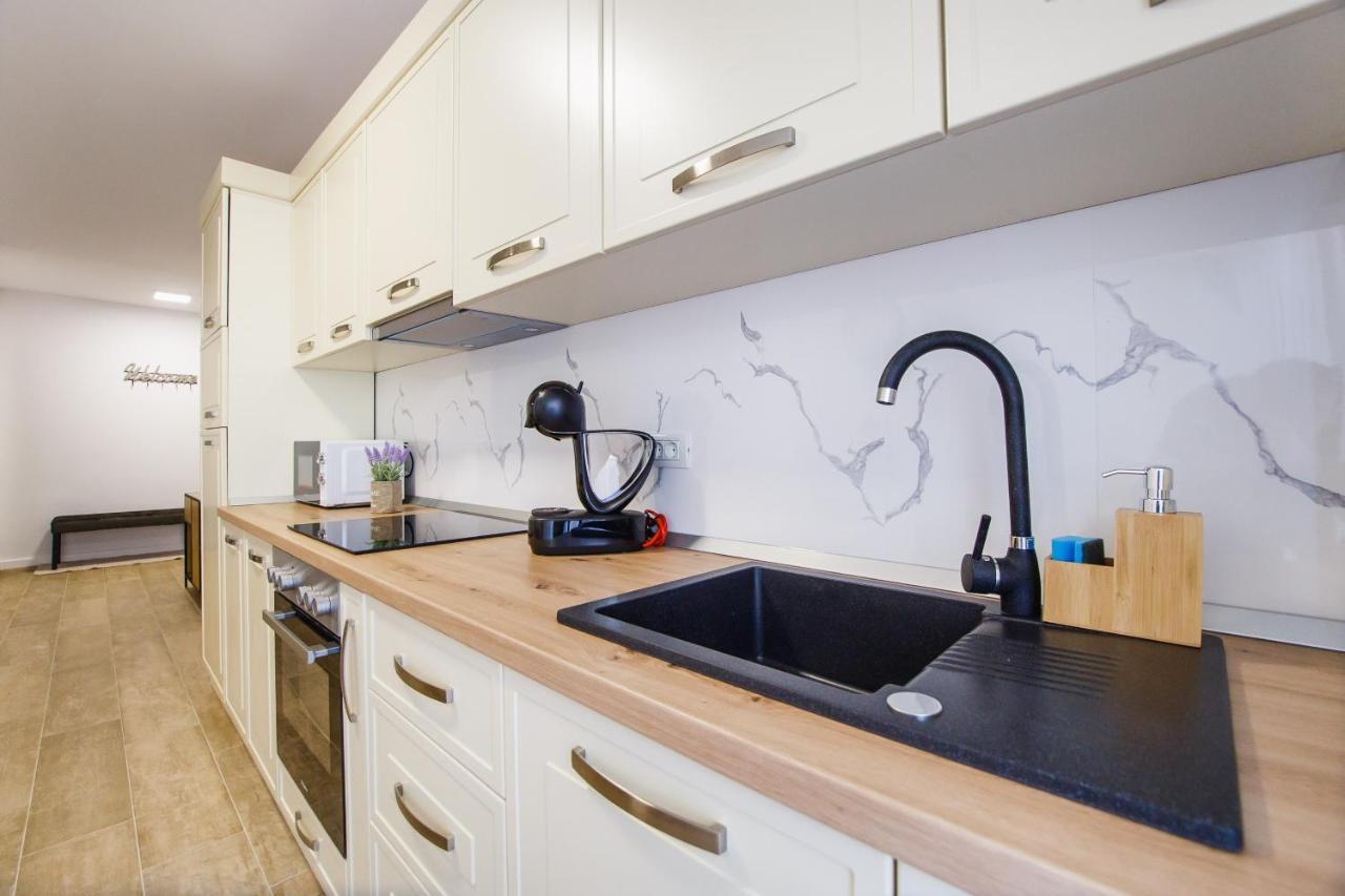 Lovely Home At West Residence Oradea Exteriér fotografie
